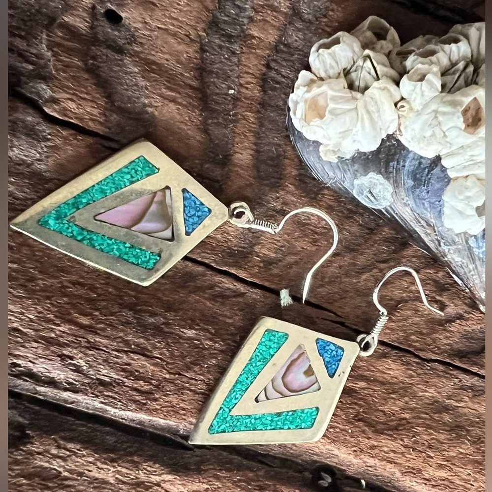 Mexico Alpaca Dangle Earrings Crushed Green Blue Turquoise Abalone MOP 1.75”